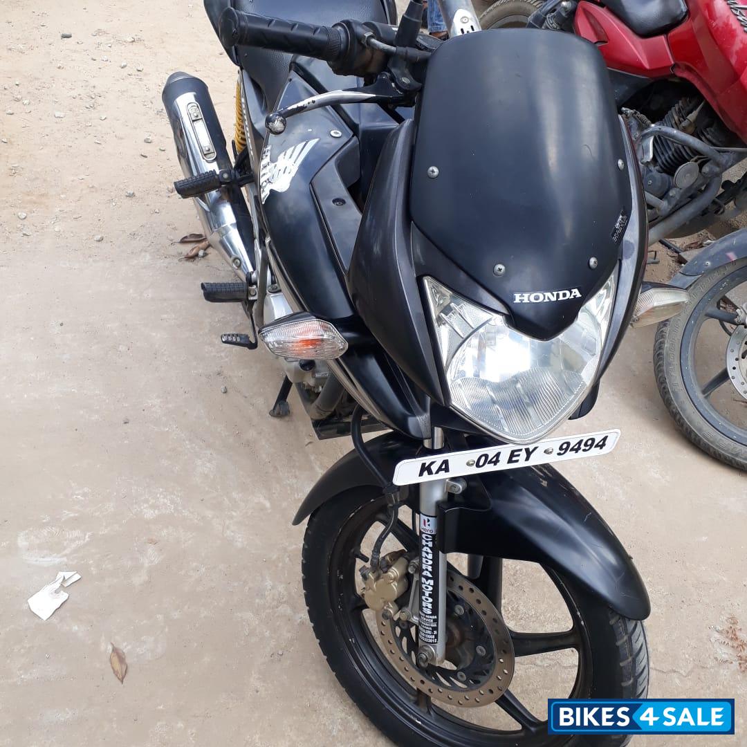 Black Honda CBF Stunner