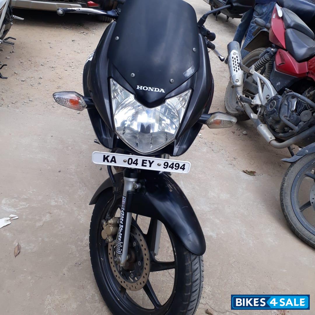 Black Honda CBF Stunner