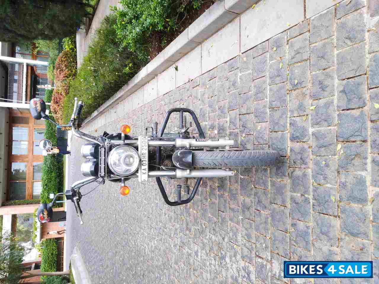 Matt Black Royal Enfield Thunderbird 500 Matt Black Royal Enfield Thunderbird 500