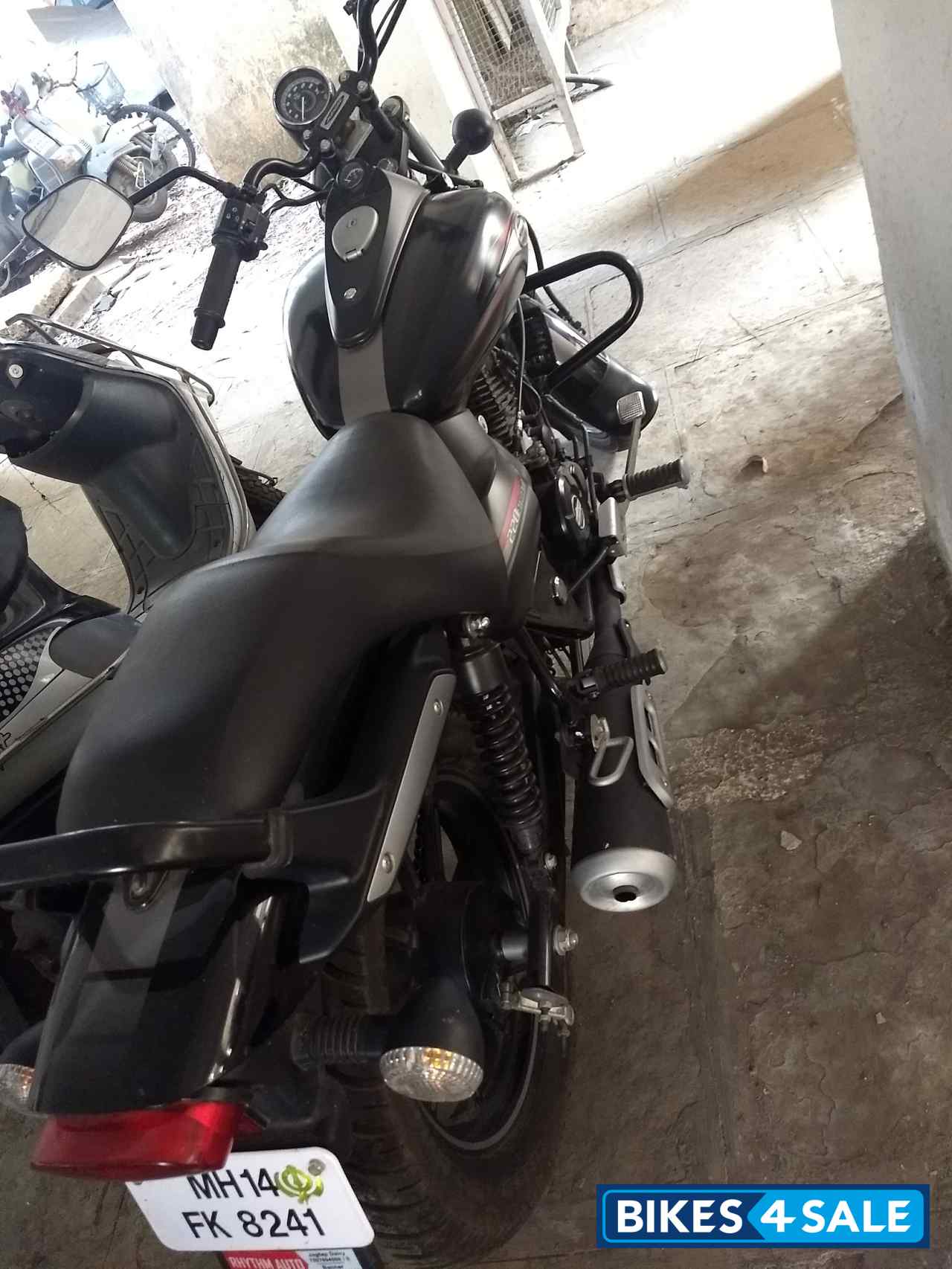 Bajaj Avenger Street 220