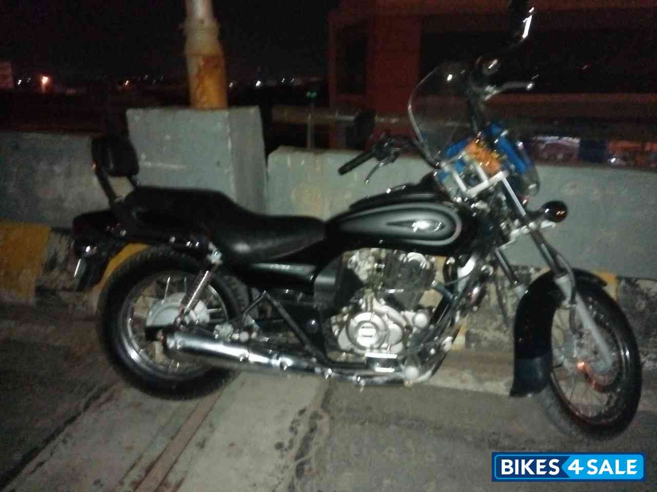 Bajaj Avenger 220 DTS-i