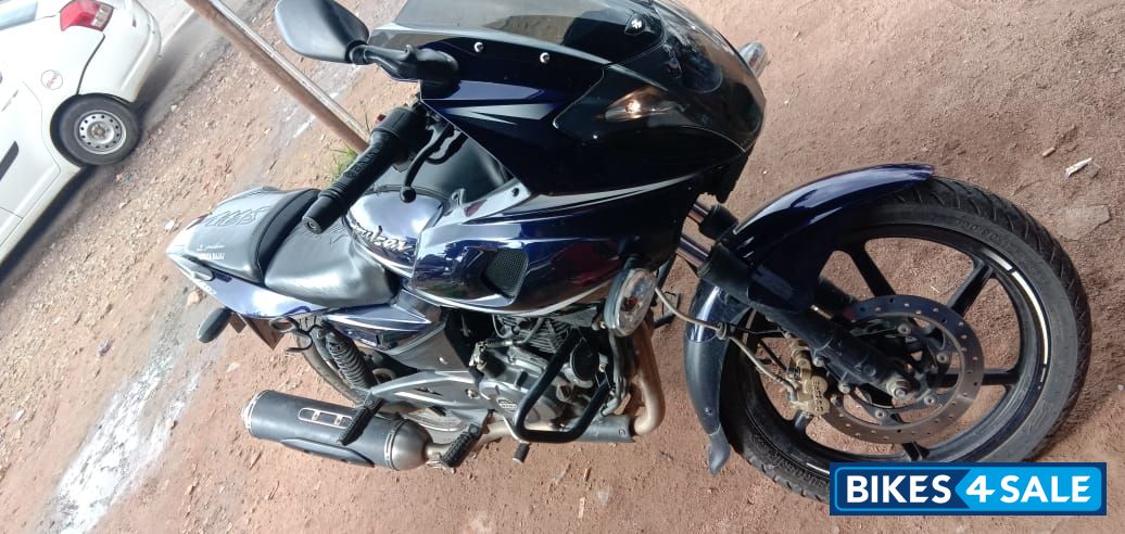 Bajaj Pulsar 220 DTSFi Bajaj Pulsar 220 DTSFi