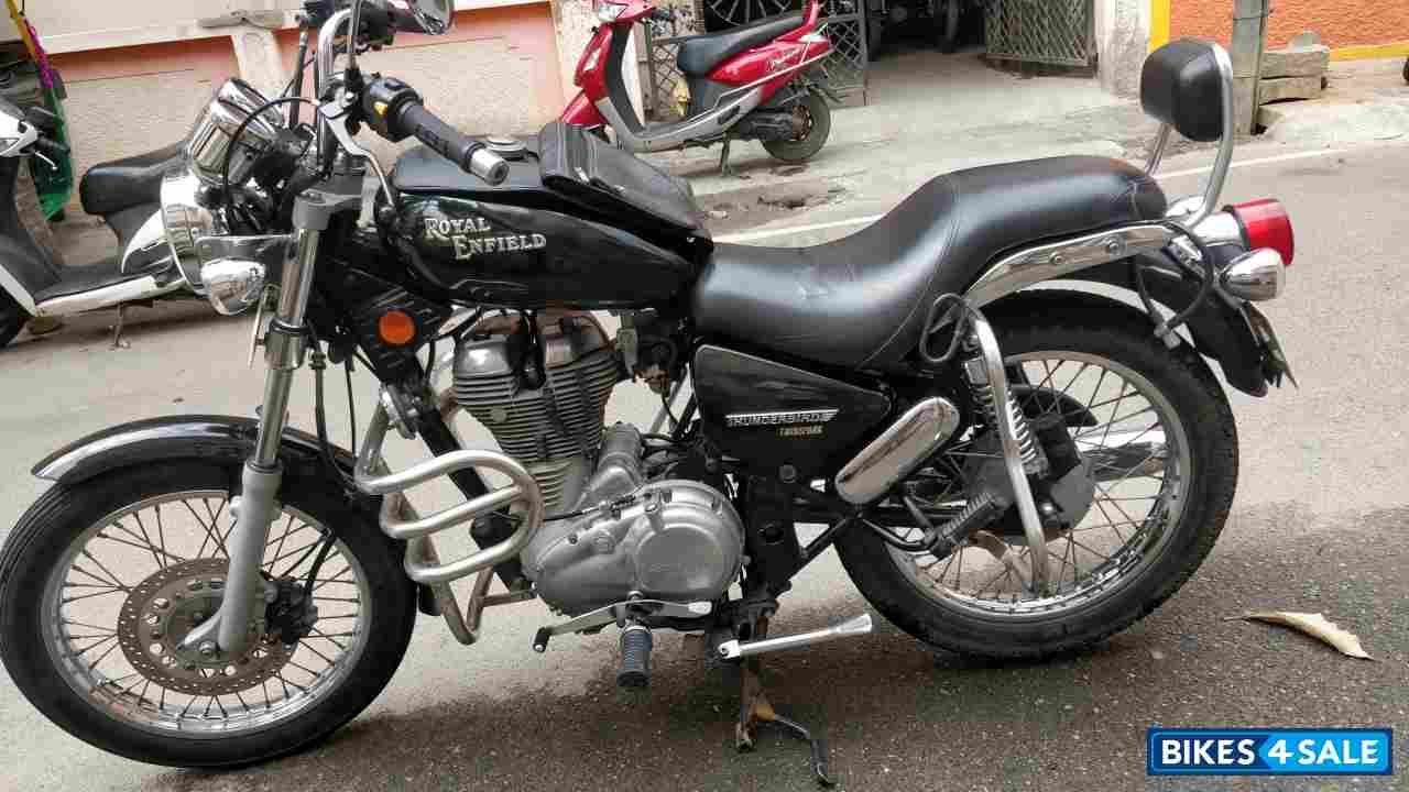 Black Royal Enfield Thunderbird TwinSpark 350