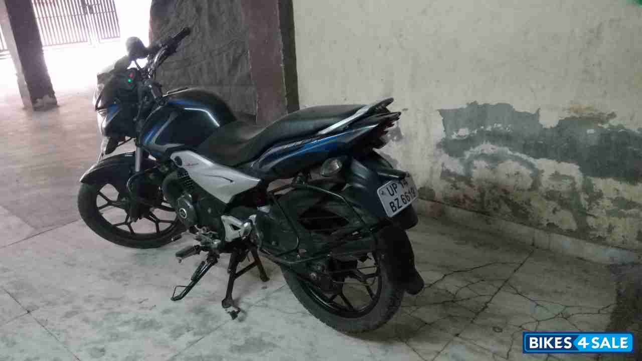 Black D. Blue Bajaj Discover 125 ST