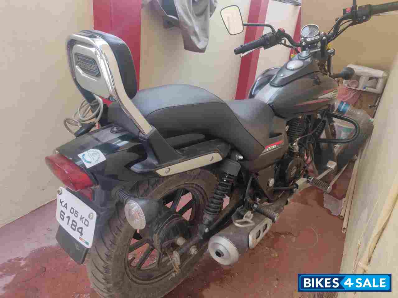 Black Bajaj Avenger Street 220