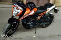 Orange KTM Duke 250