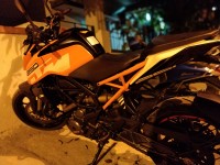 Orange KTM Duke 250