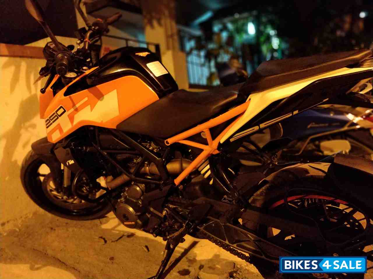 Orange KTM Duke 250