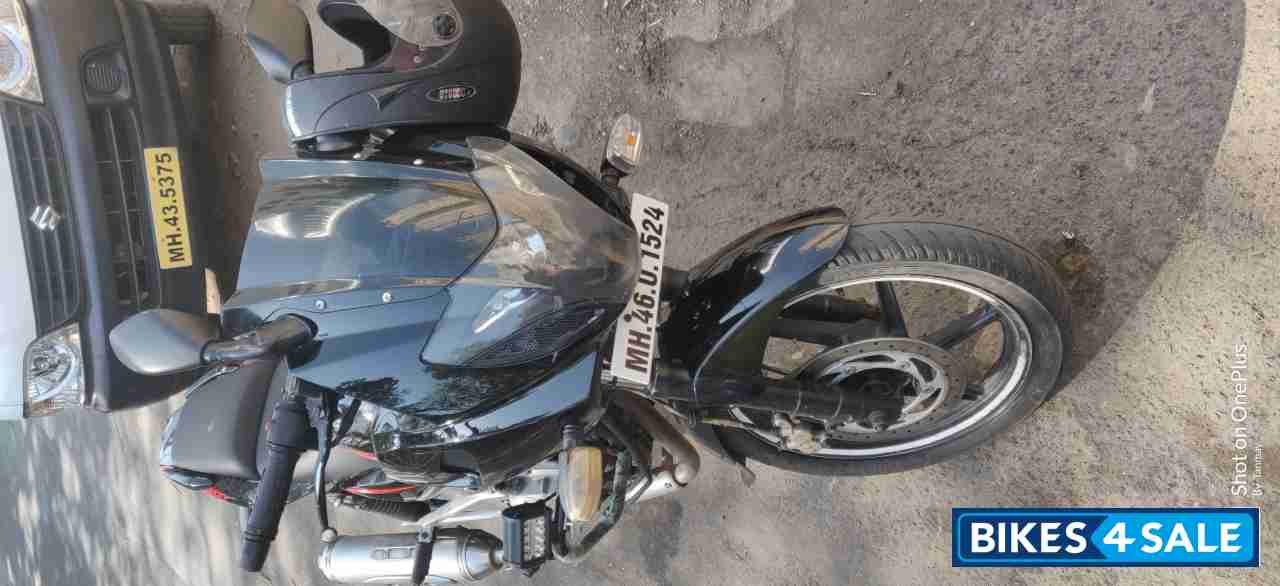Black Bajaj Pulsar 220F