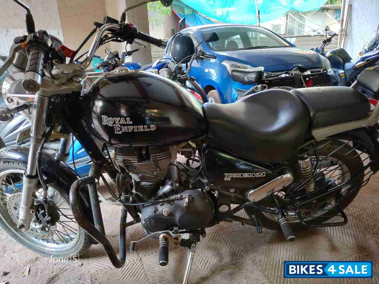 Black Royal Enfield Thunderbird TwinSpark 350