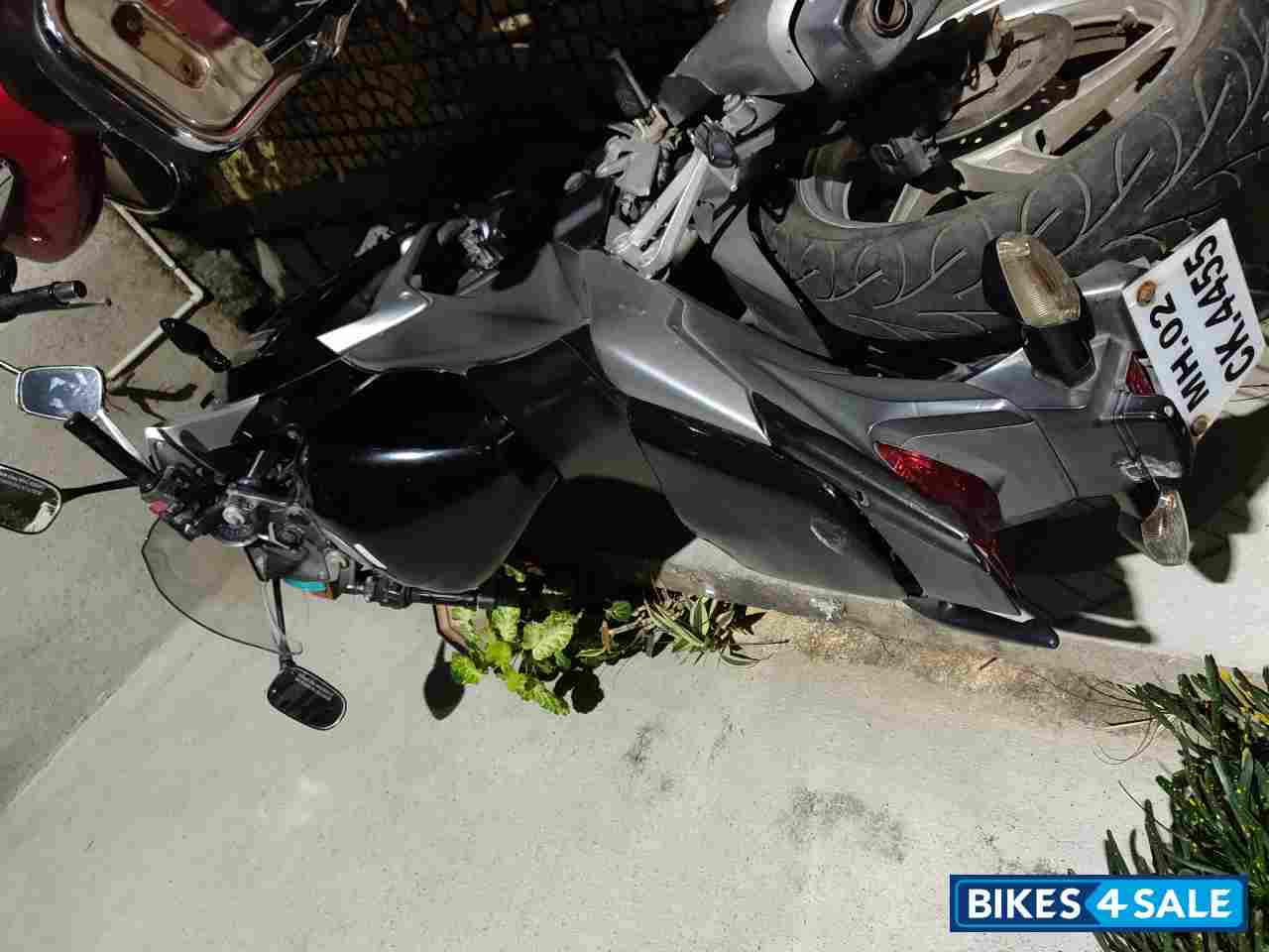 Black Honda CBR 250R