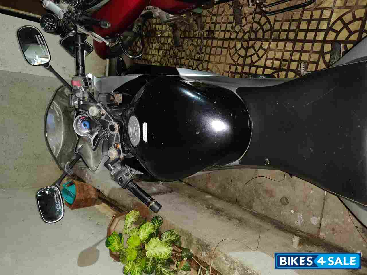 Black Honda CBR 250R