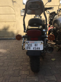 Black Bajaj Avenger 220 DTS-i
