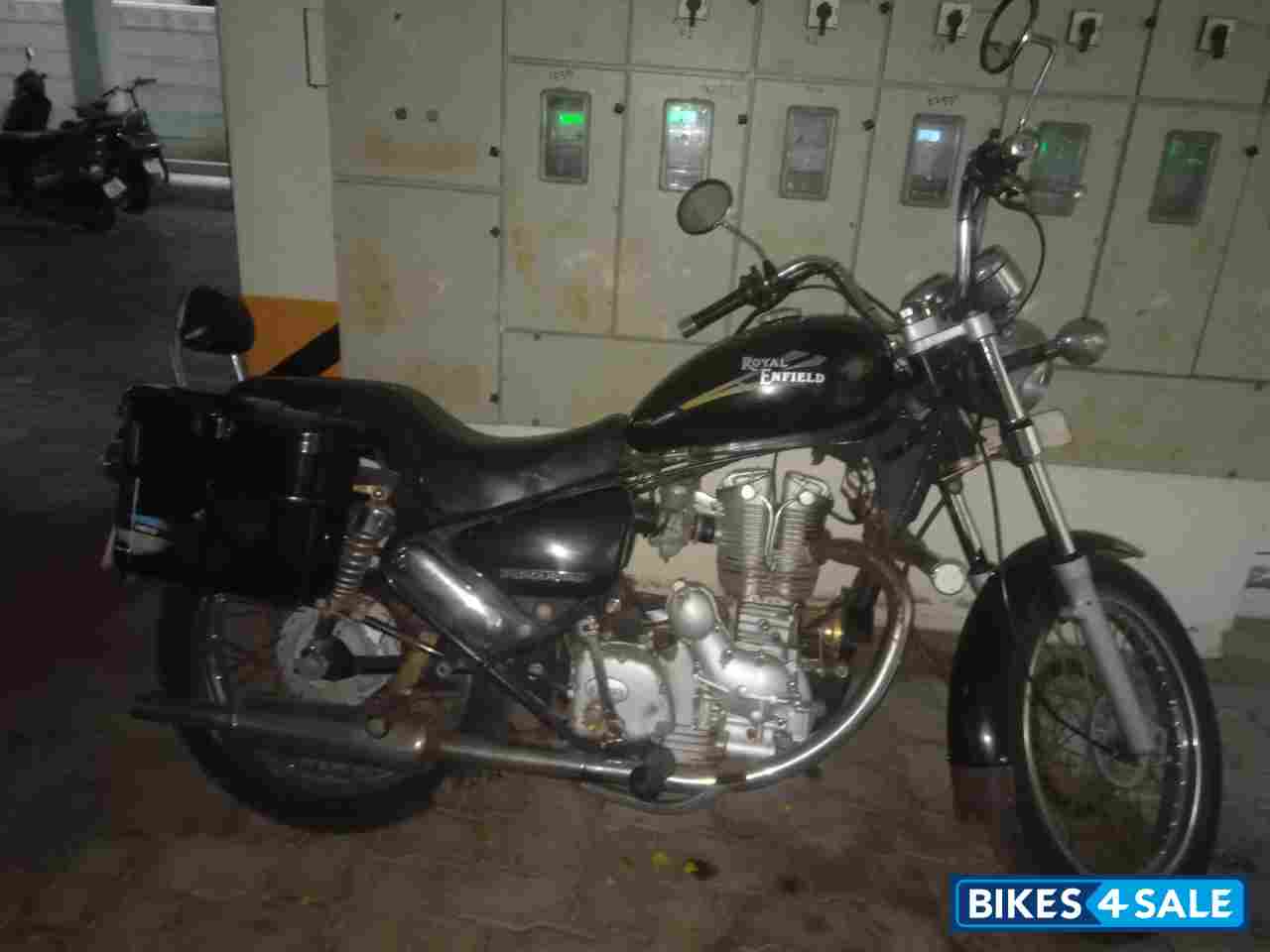 Magic Black Royal Enfield Thunderbird 350