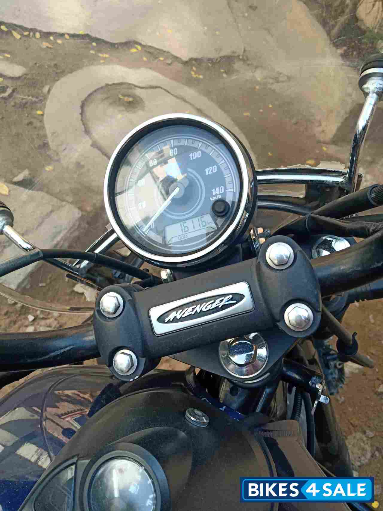 Blue Bajaj Avenger Street 150
