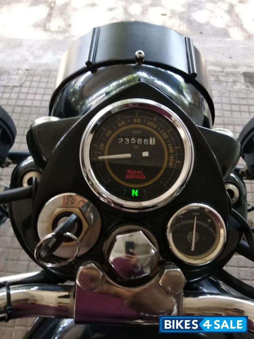 Black Royal Enfield Bullet 350 ES