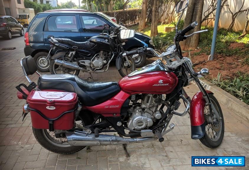 Bajaj Avenger 220 DTS-i