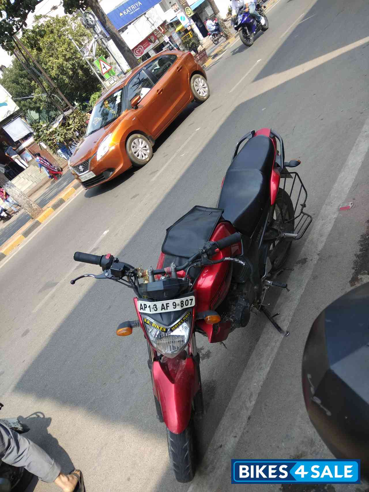 Red Yamaha FZ16