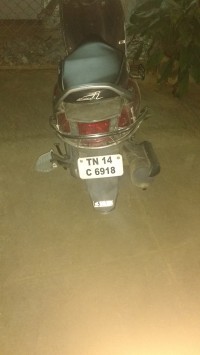 Red Honda Activa i