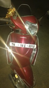 Red Honda Activa i
