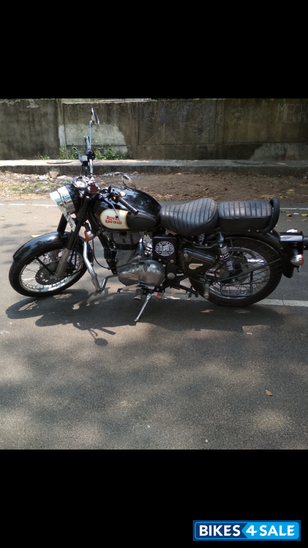 Black Royal Enfield Classic 350