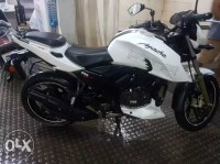 White TVS Apache RTR 200 4V