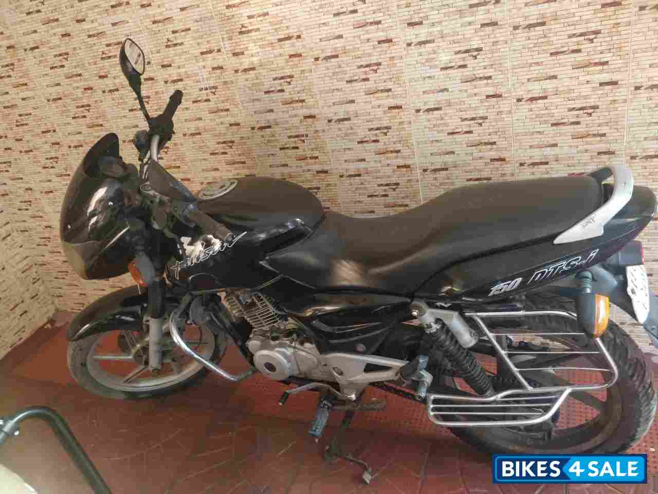 Black Bajaj Pulsar 150 DTSi