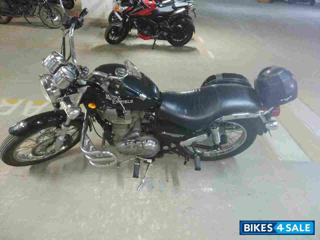 Black Royal Enfield Thunderbird TwinSpark 350