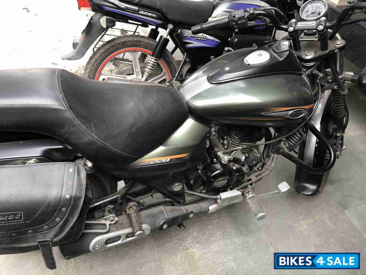 Bajaj Avenger Street 220