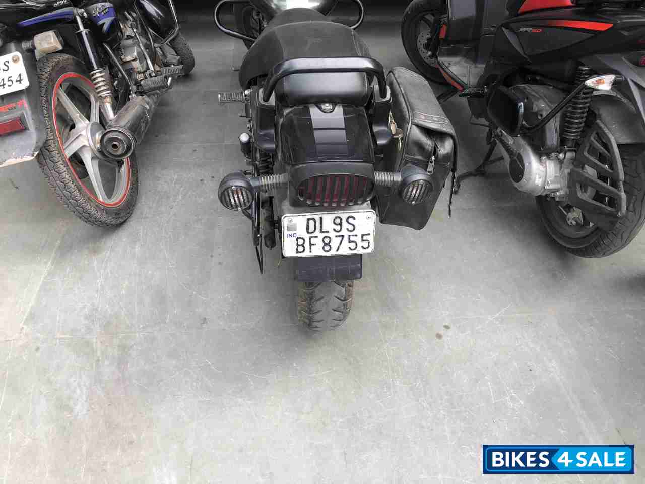 Bajaj Avenger Street 220