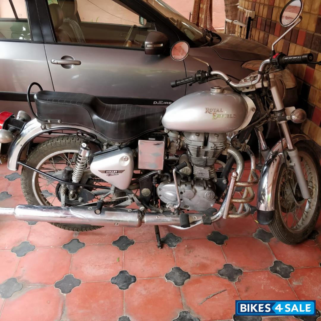Silver Grey Royal Enfield Bullet Electra Twinspark