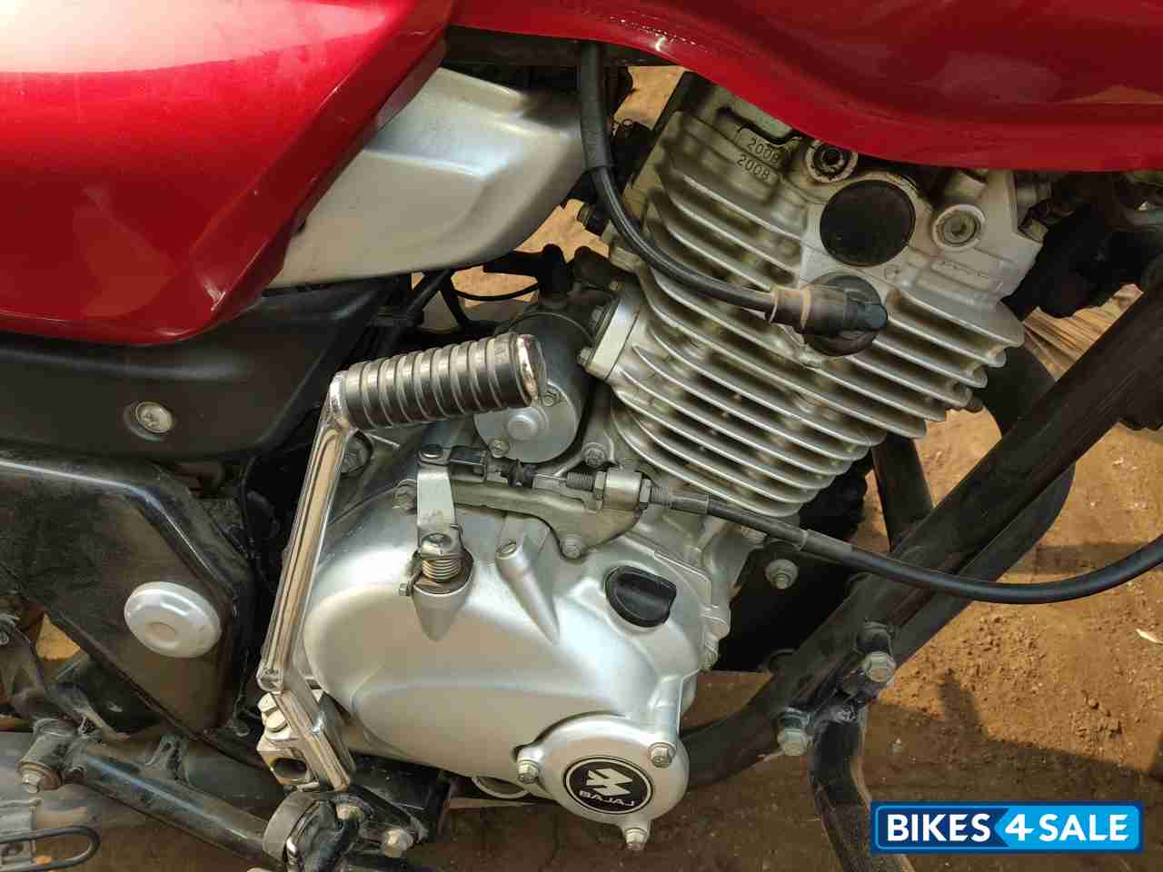 Red Bajaj V15