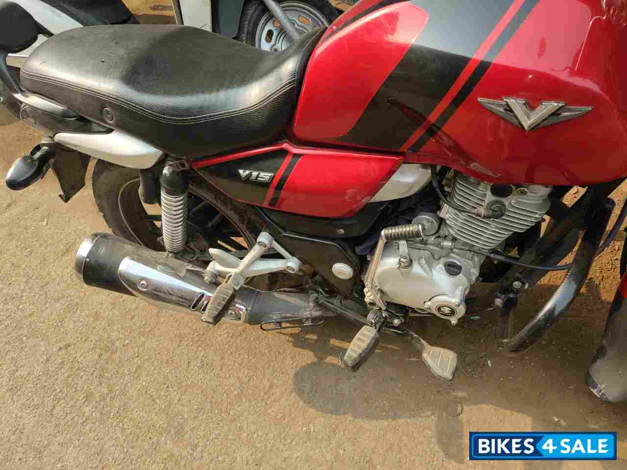 Red Bajaj V15