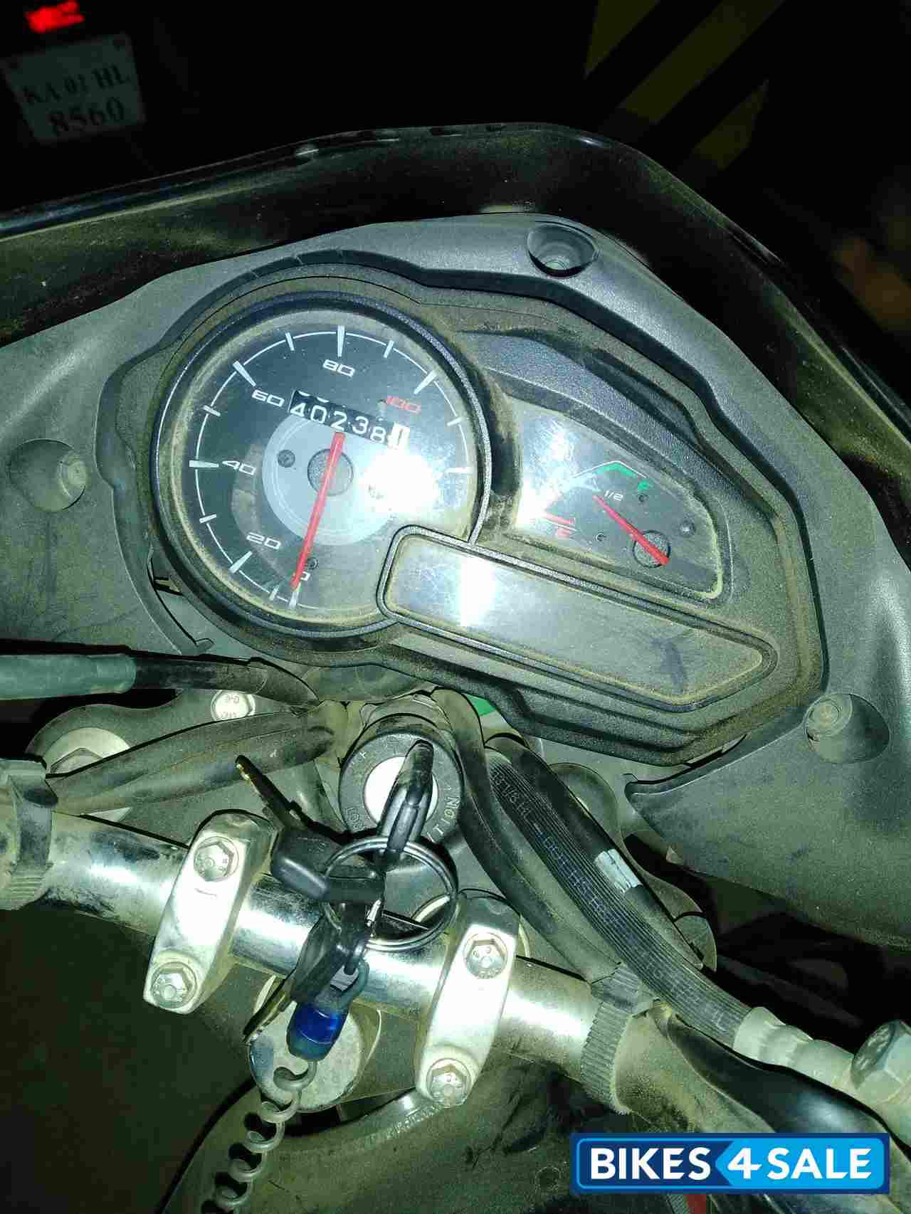 Black Bajaj Discover 100M