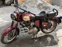 Maroon Royal Enfield Classic 350 Redditch Red