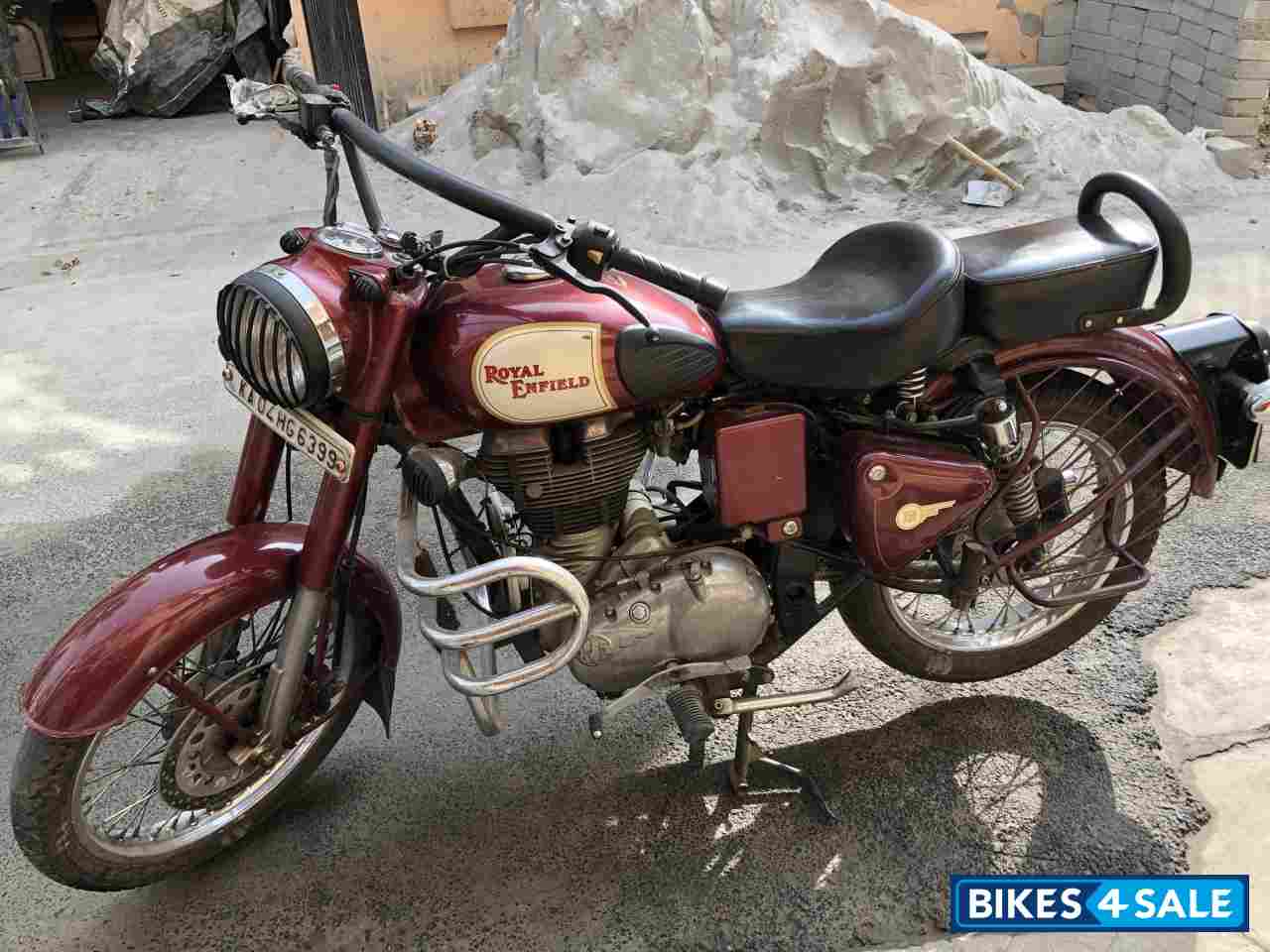 Maroon Royal Enfield Classic 350 Redditch Red