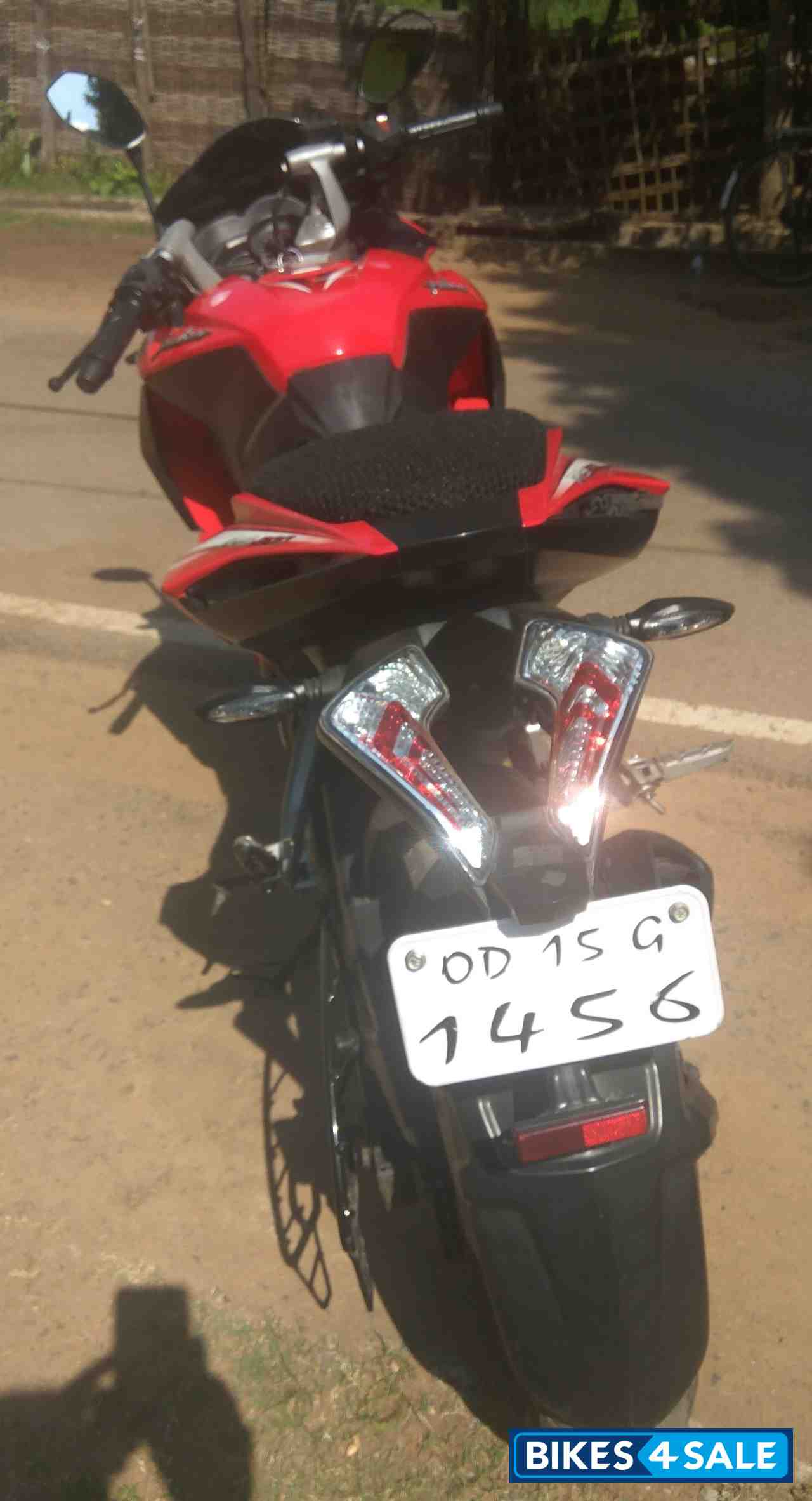 Bajaj Pulsar RS 200 Bajaj Pulsar RS 200
