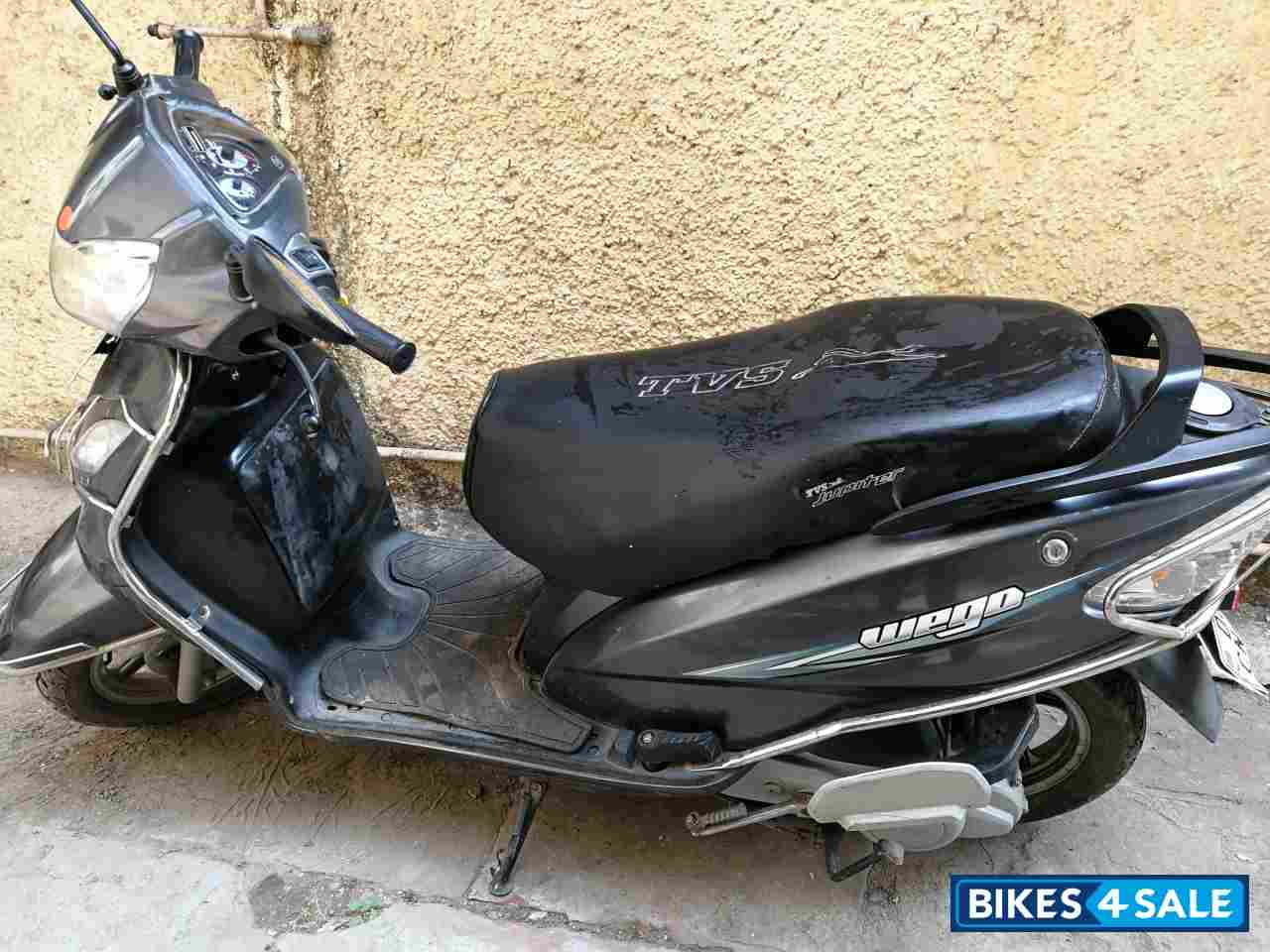 Grey TVS Wego