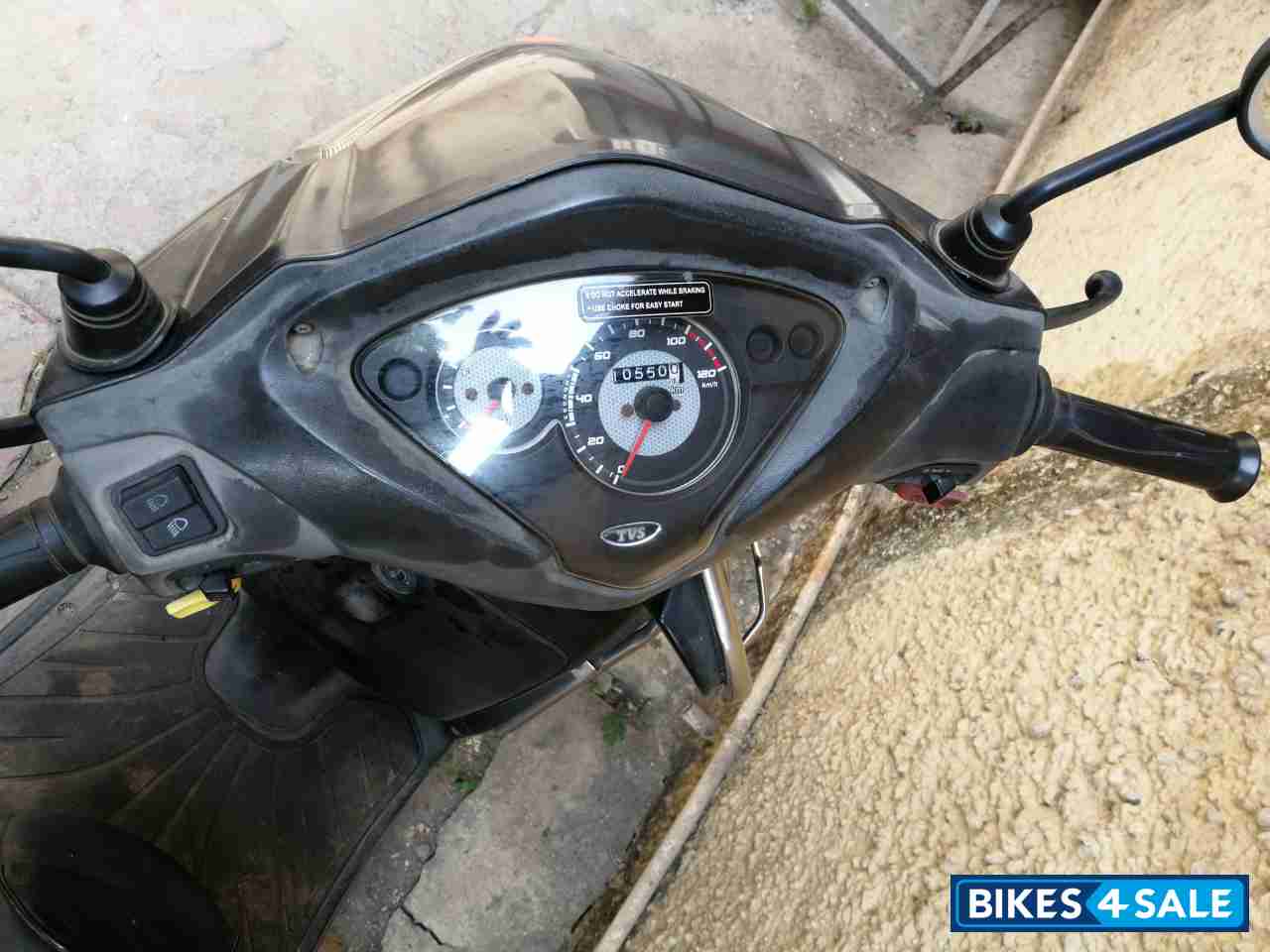 Grey TVS Wego