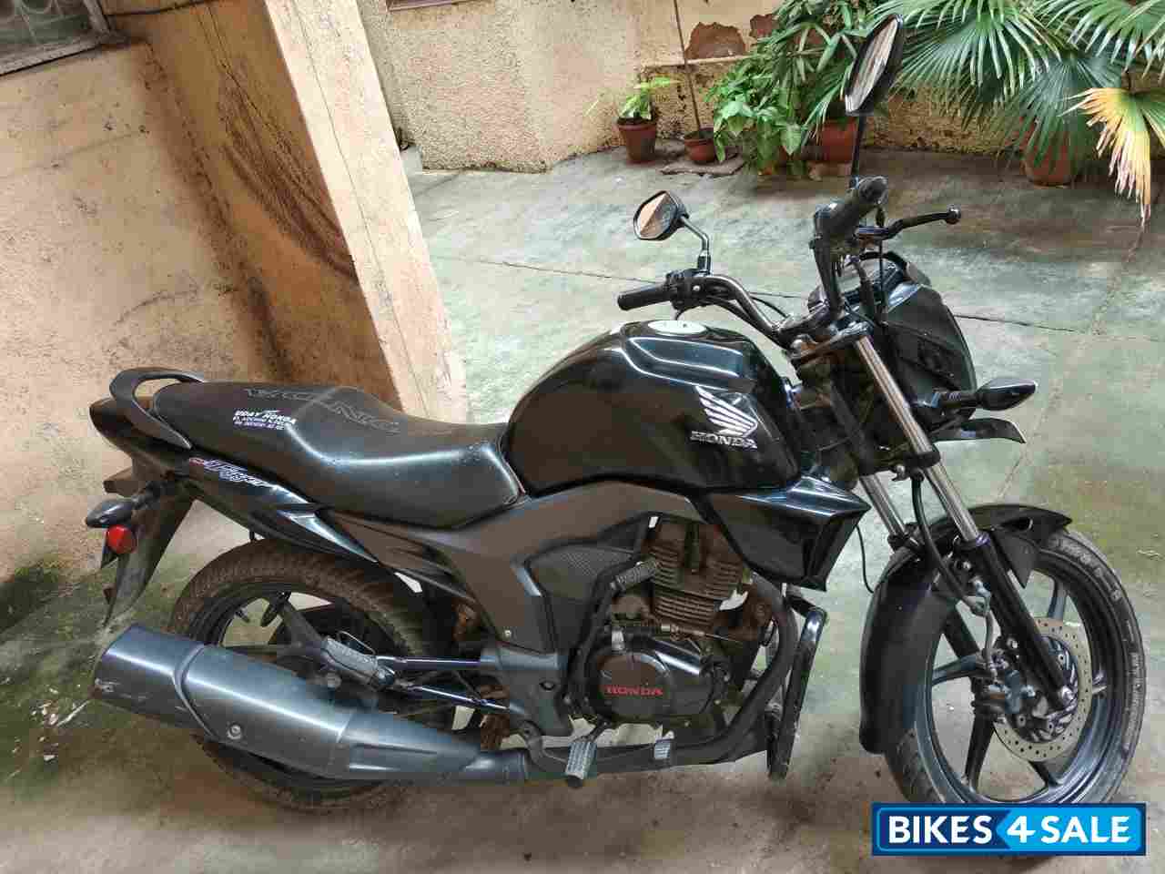 Black Honda CB Trigger Black Honda CB Trigger