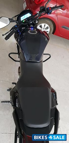 Blue Bajaj Dominar 400 Disc