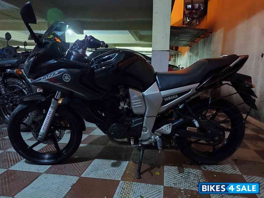 Black Yamaha Fazer