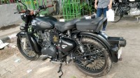 Royal Enfield Classic Stealth Black