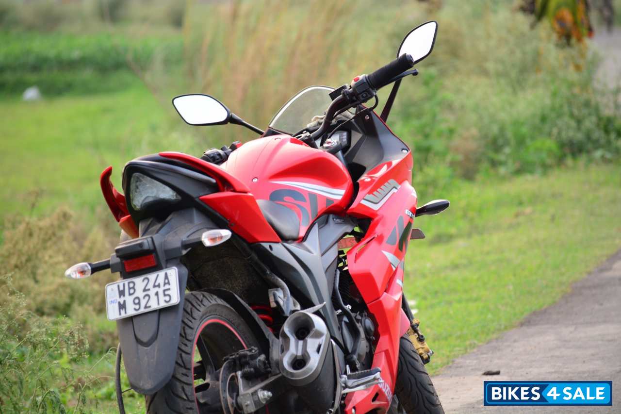 Red Suzuki Gixxer SF SP