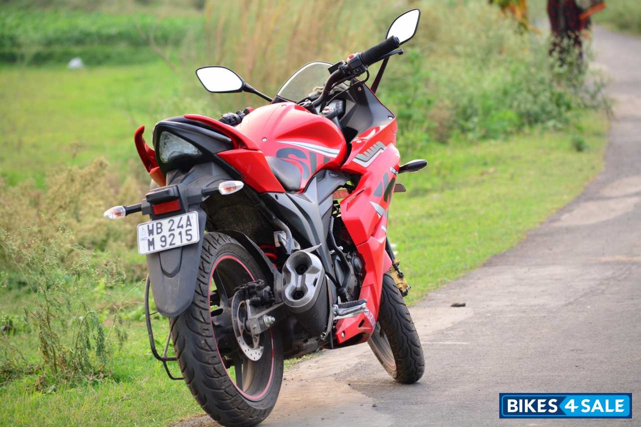 Red Suzuki Gixxer SF SP