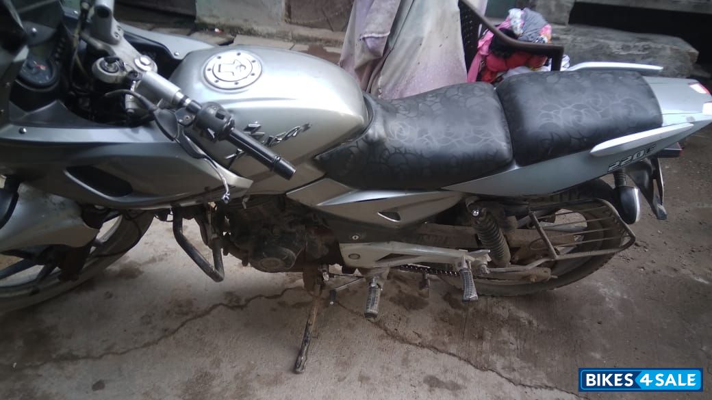 Bajaj Pulsar 220 DTSFi