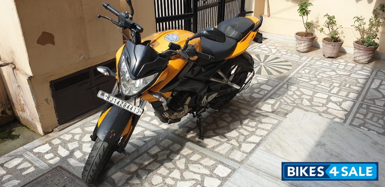 Yellow Bajaj Pulsar 200 NS