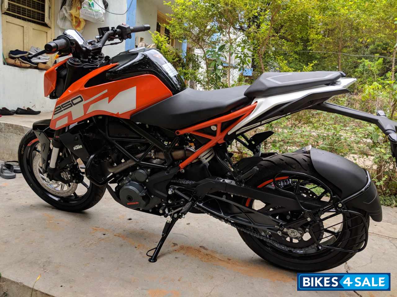 Orange KTM Duke 250