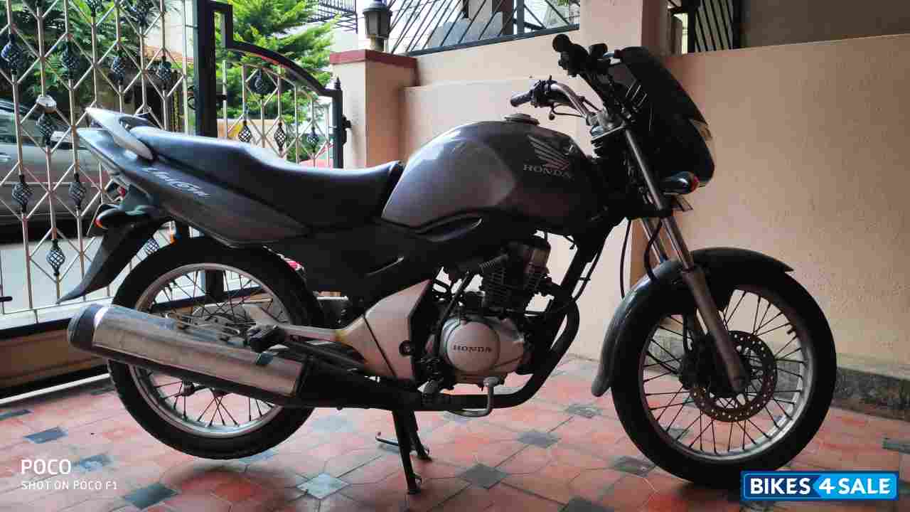 Metallic Grey Honda Unicorn