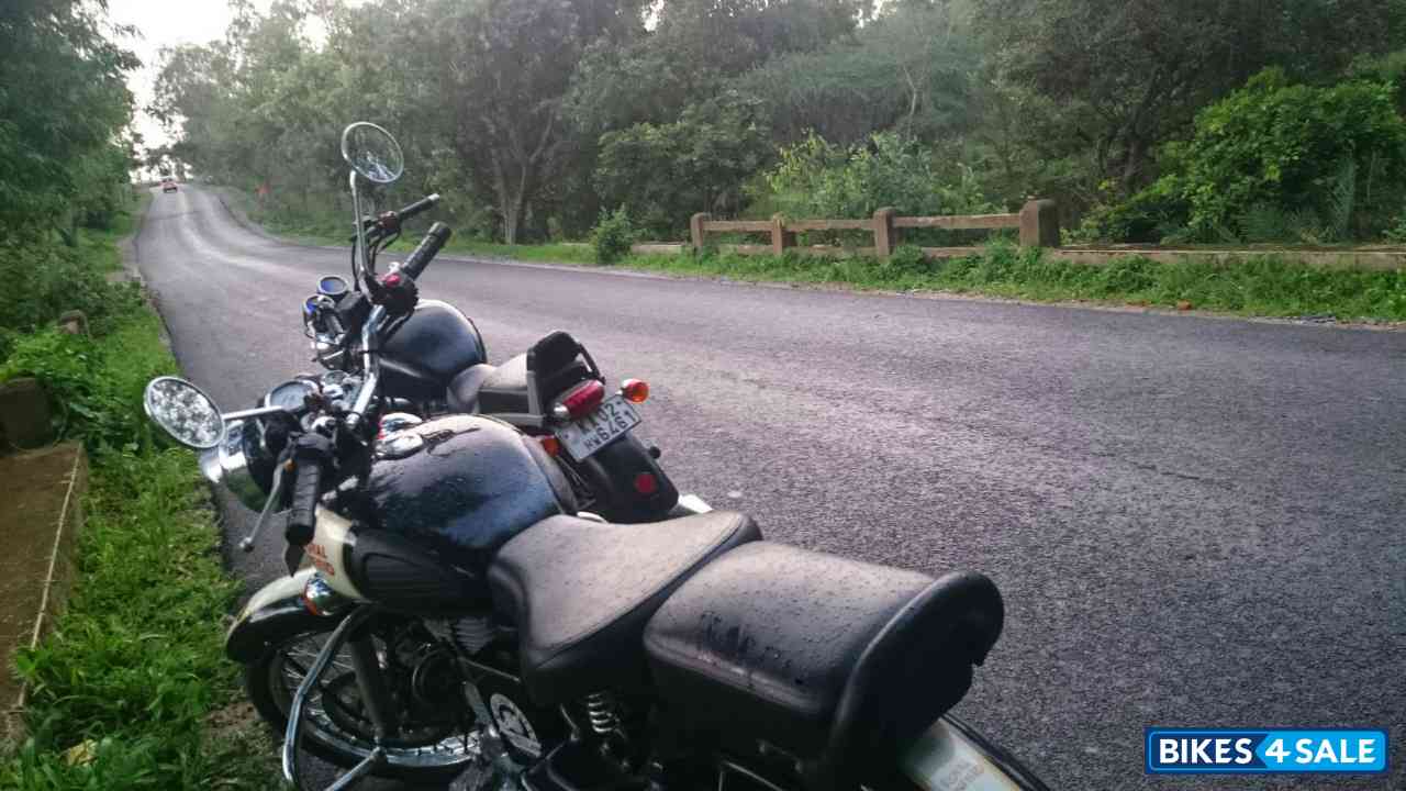 Black Royal Enfield Classic 500 Black Royal Enfield Classic 500